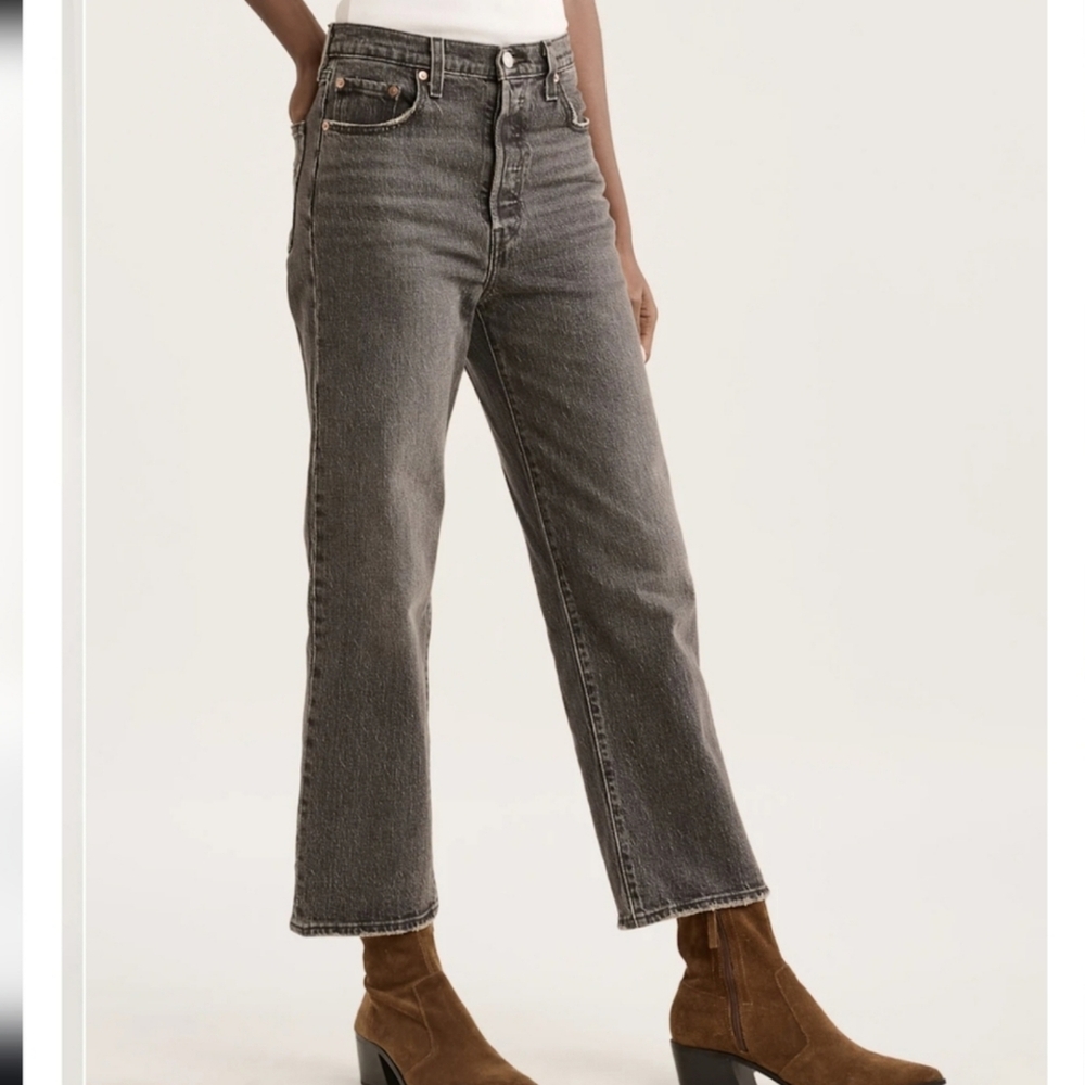 Levi's Jeans Women's Size 26 Ribcage Straight Leg High Rise Button Fly